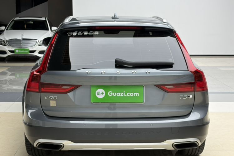 Used Volvo V90 2020 Cross Country T5 AWD Smart Range Edition Exterior 4