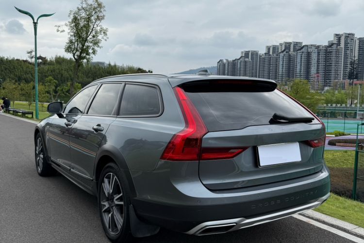 Used Volvo V90 2020 Facelifted Cross Country T5 AWD Zhiyuan Edition Exterior 6