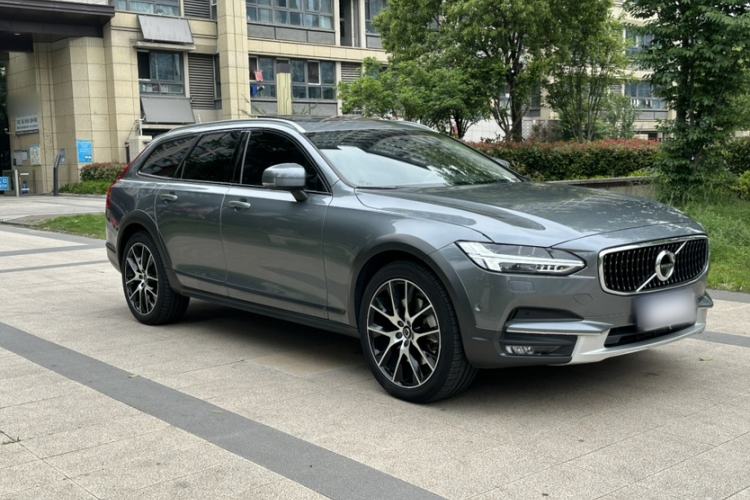 Used Volvo V90 2020 Cross Country T5 AWD Prestige Edition Exterior 7