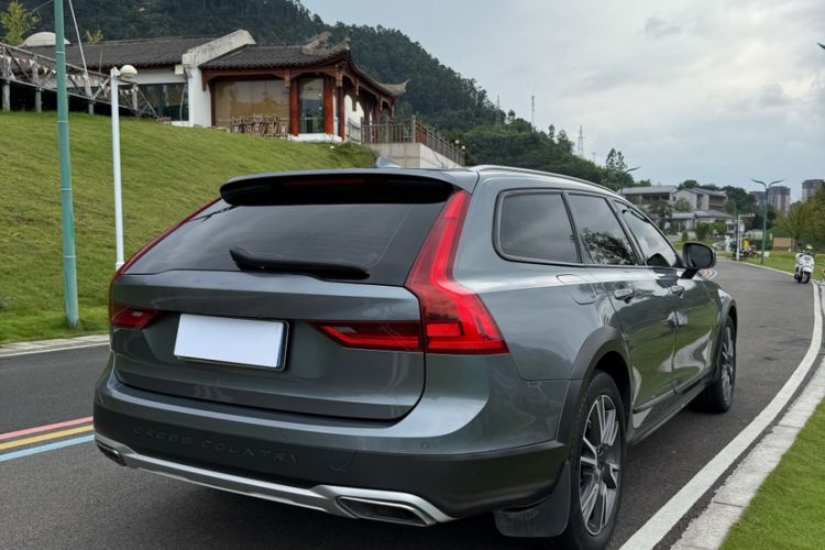 Used Volvo V90 2020 Facelifted Cross Country T5 AWD Zhiyuan Edition Exterior 7