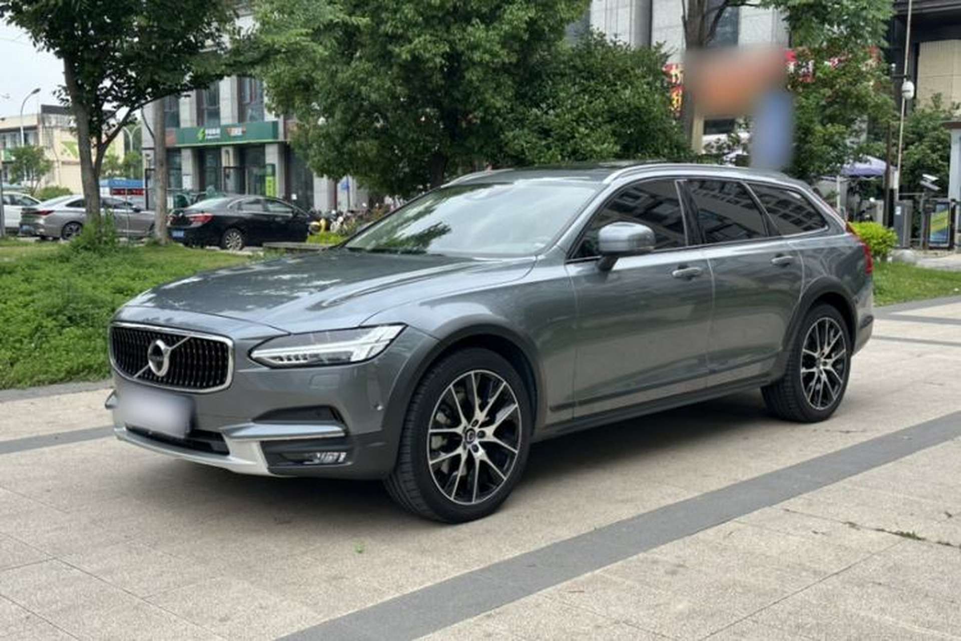 Used Volvo V90 2020 Cross Country T5 AWD Prestige Edition Front Left 45 Deg