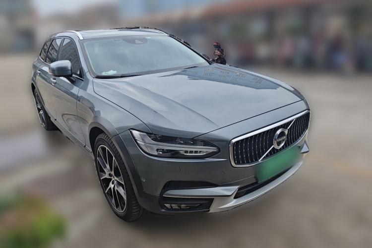 Used Volvo V90 2020 Cross Country T5 AWD Prestige Edition Front Right 45 Deg