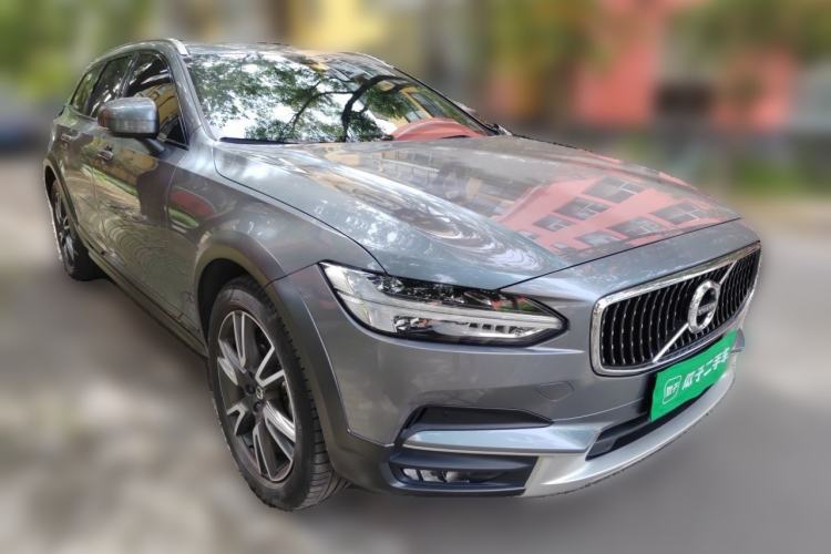 Used Volvo V90 2020 Cross Country T5 AWD Smart Range Edition Front Right 45 Deg