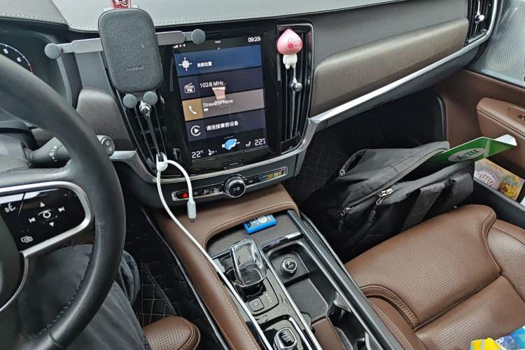 Used Volvo V90 2020 Cross Country T5 AWD Prestige Edition Gear Lever