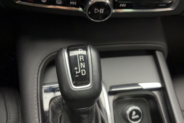 Used Volvo V90 2020 Cross Country T5 AWD Smart Range Edition Gear Lever