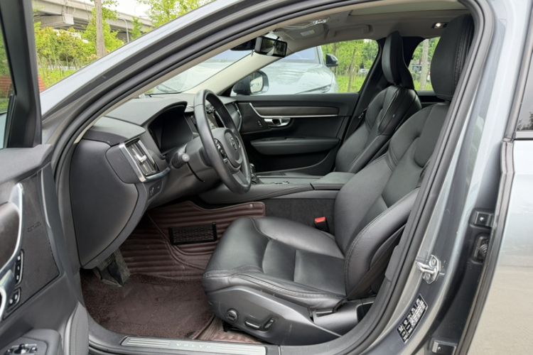 Used Volvo V90 2020 Facelifted Cross Country T5 AWD Zhiyuan Edition Interior 4