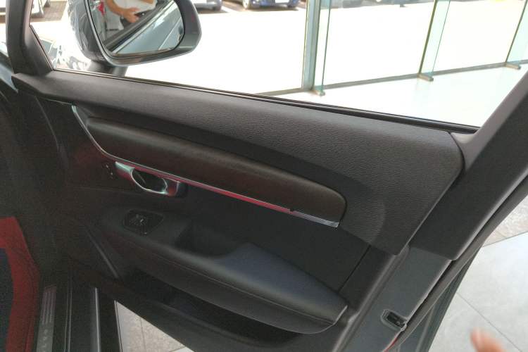Used Volvo V90 2020 Facelifted Cross Country T5 AWD Zhiyuan Edition Interior 5