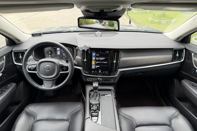 Used Volvo V90 2020 Facelifted Cross Country T5 AWD Zhiyuan Edition Interior 7