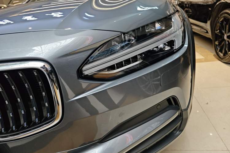Used Volvo V90 2020 Cross Country T5 AWD Prestige Edition Left Front Headlight