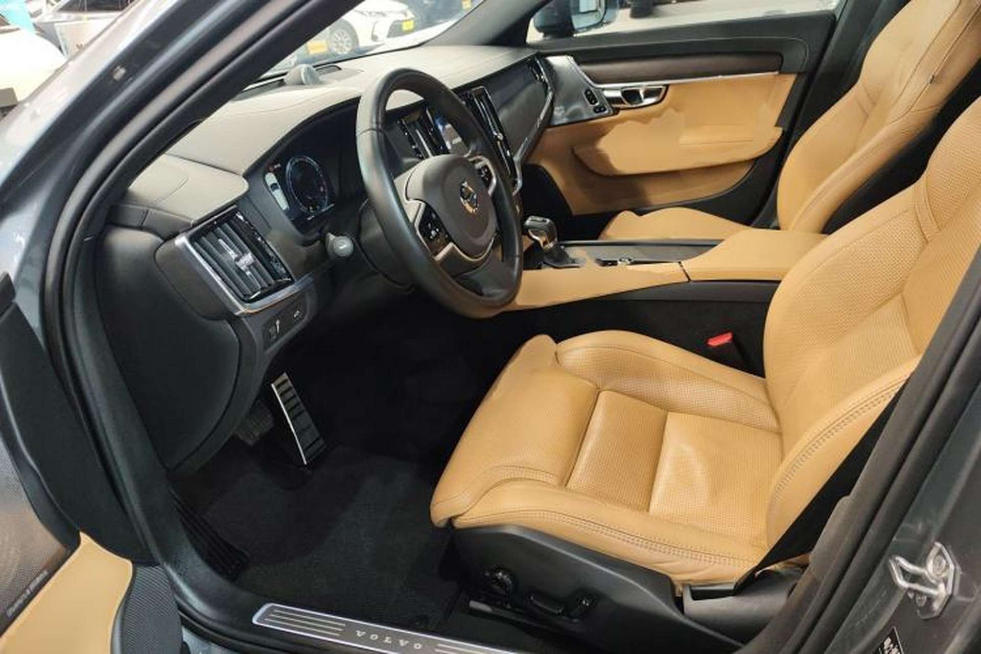 Used Volvo V90 2020 Cross Country T5 AWD Prestige Edition Left Front Seat