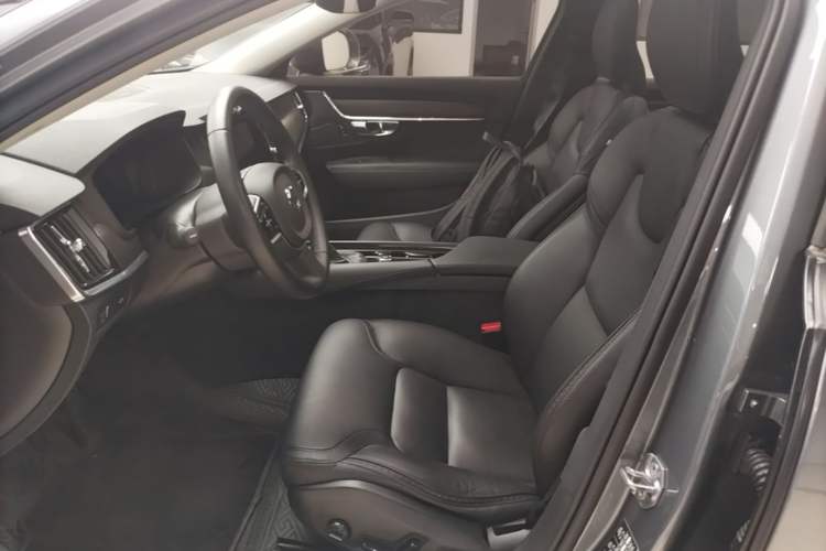 Used Volvo V90 2020 Cross Country T5 AWD Smart Range Edition Left Front Seat