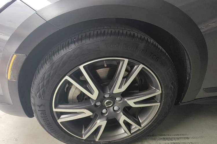 Used Volvo V90 2020 Facelifted Cross Country T5 AWD Zhiyuan Edition Left Front Wheel Hub