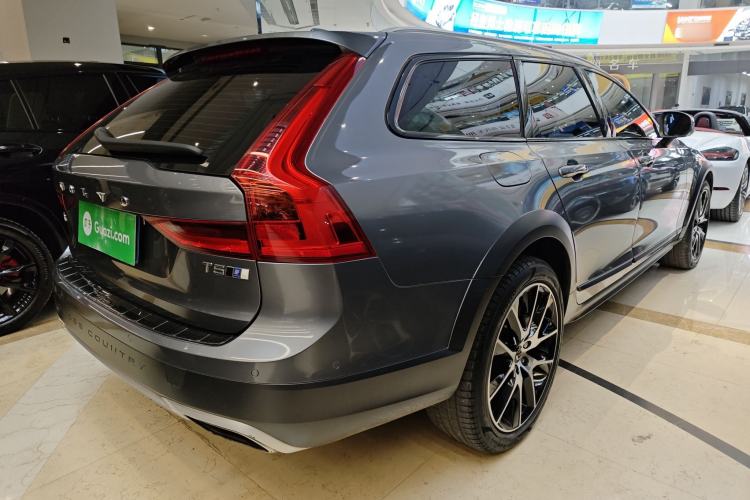 Used Volvo V90 2020 Cross Country T5 AWD Prestige Edition Rear Right 45 Deg
