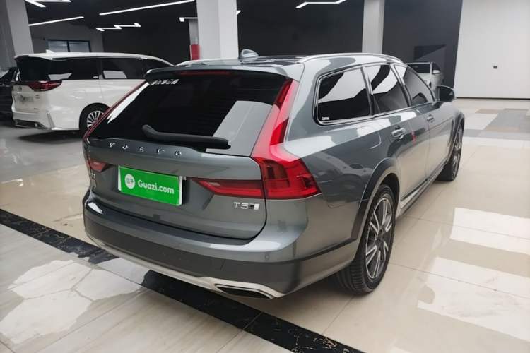 Used Volvo V90 2020 Cross Country T5 AWD Smart Range Edition Rear Right 45 Deg