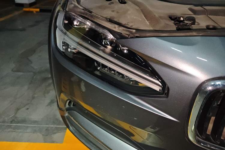 Used Volvo V90 2020 Facelifted Cross Country T5 AWD Zhiyuan Edition Right Front Headlight