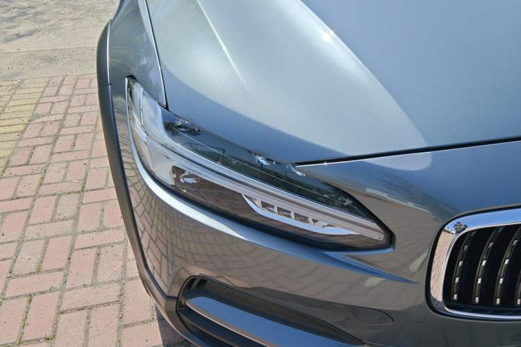 Used Volvo V90 2020 Cross Country T5 AWD Smart Range Edition Right Front Headlight