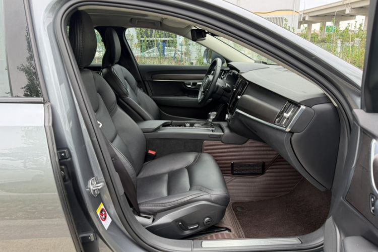 Used Volvo V90 2020 Facelifted Cross Country T5 AWD Zhiyuan Edition Right Front Seat