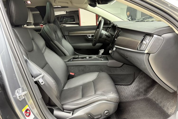Used Volvo V90 2020 Cross Country T5 AWD Smart Range Edition Right Front Seat