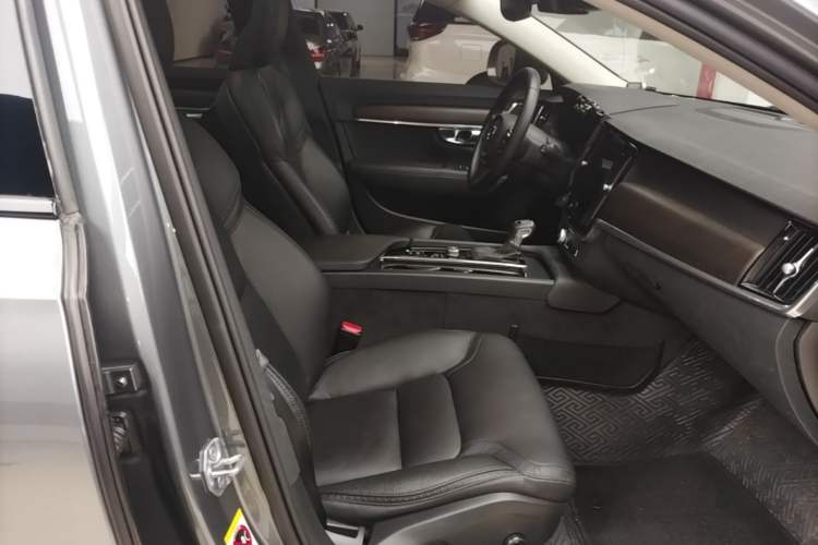 Used Volvo V90 2020 Cross Country T5 AWD Smart Range Edition Right Front Seat