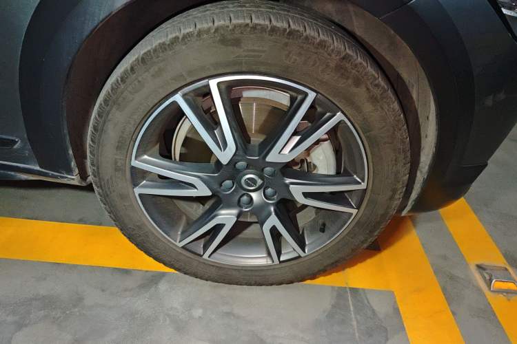 Used Volvo V90 2020 Facelifted Cross Country T5 AWD Zhiyuan Edition Right Front Wheel Hub