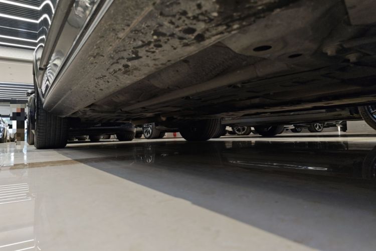 Used Volvo V90 2020 Cross Country T5 AWD Prestige Edition Right Side Sill
