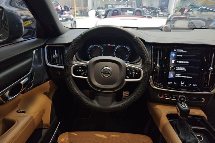 Used Volvo V90 2020 Cross Country T5 AWD Prestige Edition Steering Wheel