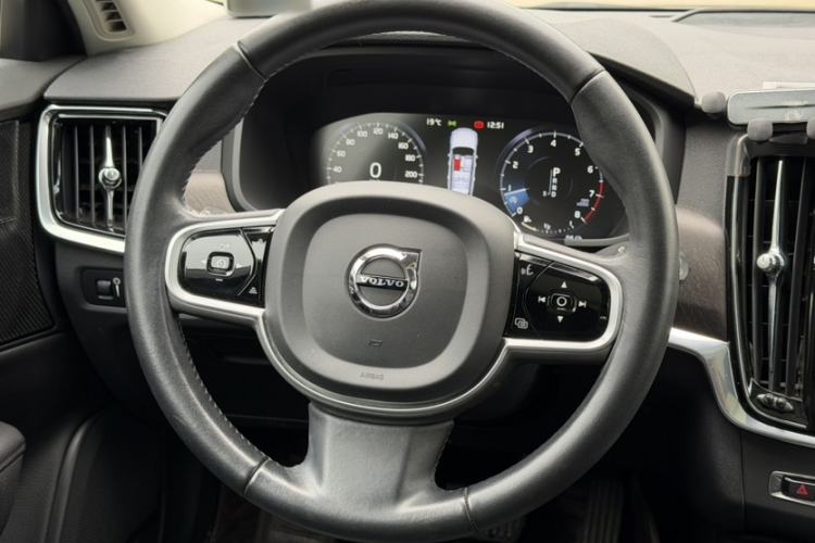 Used Volvo V90 2020 Facelifted Cross Country T5 AWD Zhiyuan Edition Steering Wheel