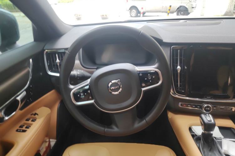 Used Volvo V90 2020 Cross Country T5 AWD Smart Range Edition Steering Wheel