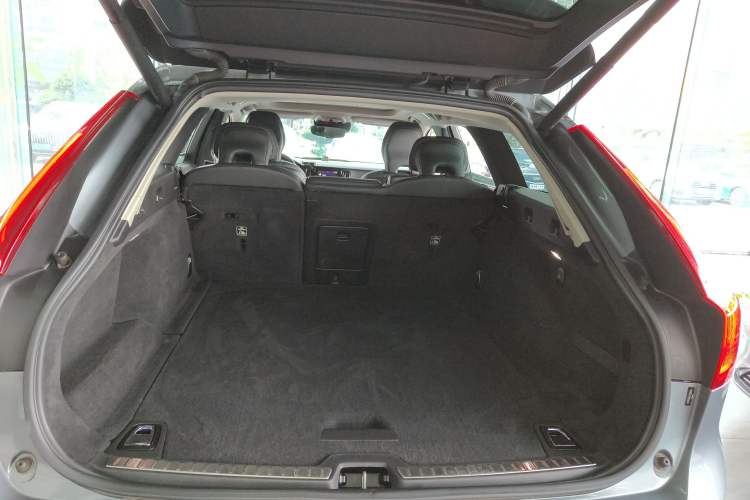 Used Volvo V90 2020 Facelifted Cross Country T5 AWD Zhiyuan Edition Trunk