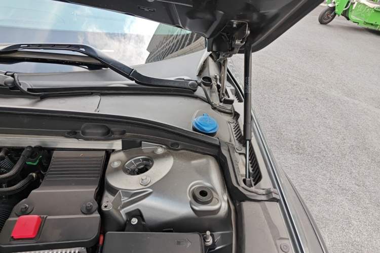 Used Volvo V90 2020 Facelifted Cross Country T5 AWD Zhiyuan Edition Engine Bay Left