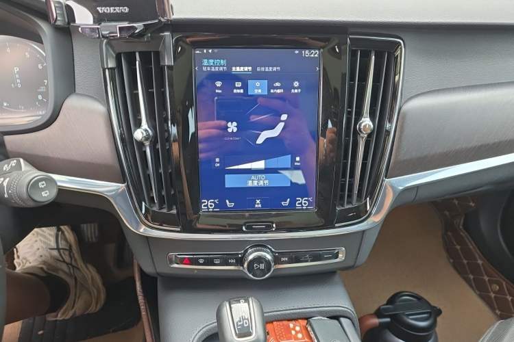 Used Volvo V90 2020 Cross Country T5 AWD Smart Range Edition Audio And AC Panel