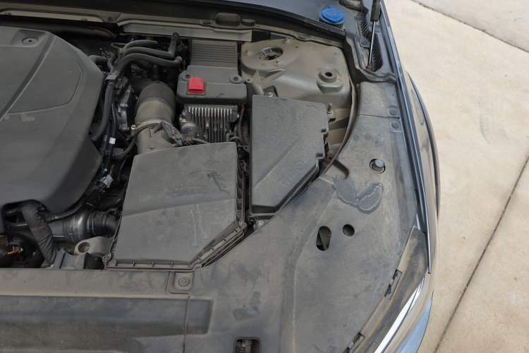 Used Volvo V90 2020 Cross Country T5 AWD Smart Range Edition Engine Bay Left