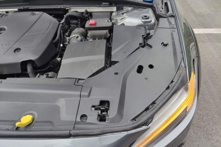 Used Volvo V90 2020 Cross Country T5 AWD Prestige Edition Engine Bay Left