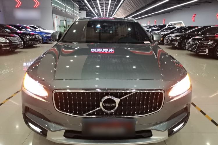 Used Volvo V90 2020 Cross Country T5 AWD Smart Range Edition Front