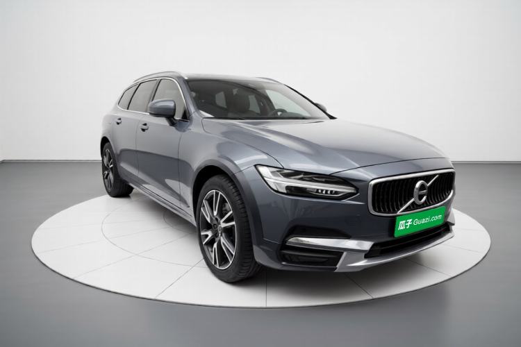 Used Volvo V90 2020 Cross Country T5 AWD Smart Range Edition Front Right 45 Deg