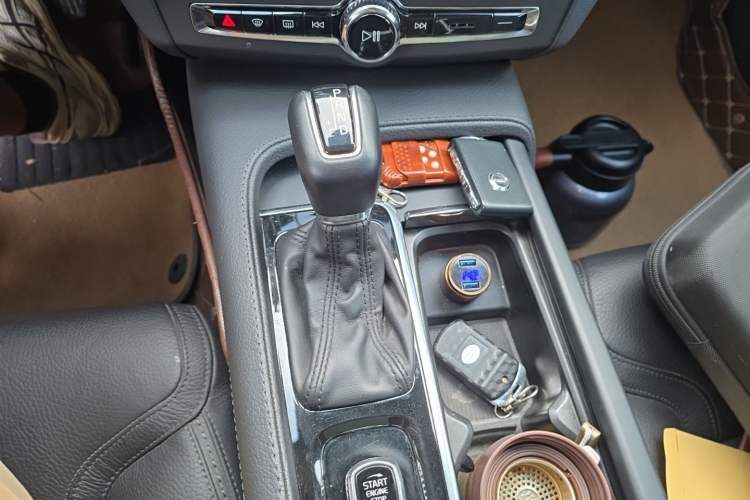 Used Volvo V90 2020 Cross Country T5 AWD Smart Range Edition Gear Lever