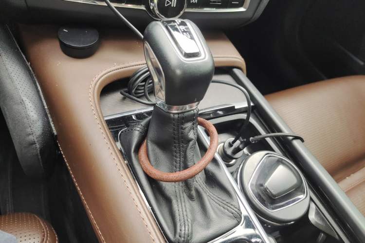 Used Volvo V90 2020 Cross Country T5 AWD Prestige Edition Gear Lever