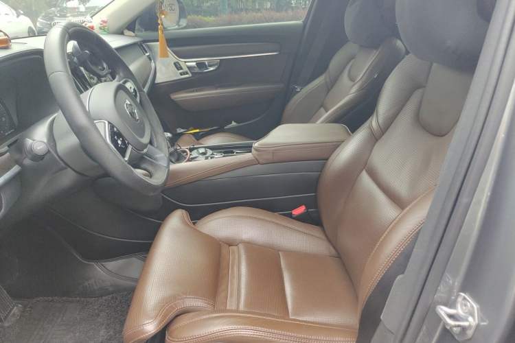 Used Volvo V90 2020 Cross Country T5 AWD Prestige Edition Left Front Seat