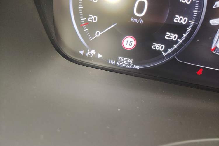 Used Volvo V90 2020 Cross Country T5 AWD Prestige Edition Odometer Close Up