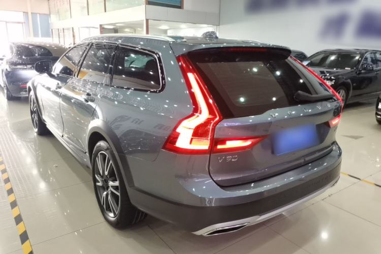 Used Volvo V90 2020 Cross Country T5 AWD Smart Range Edition Rear Left 45 Deg