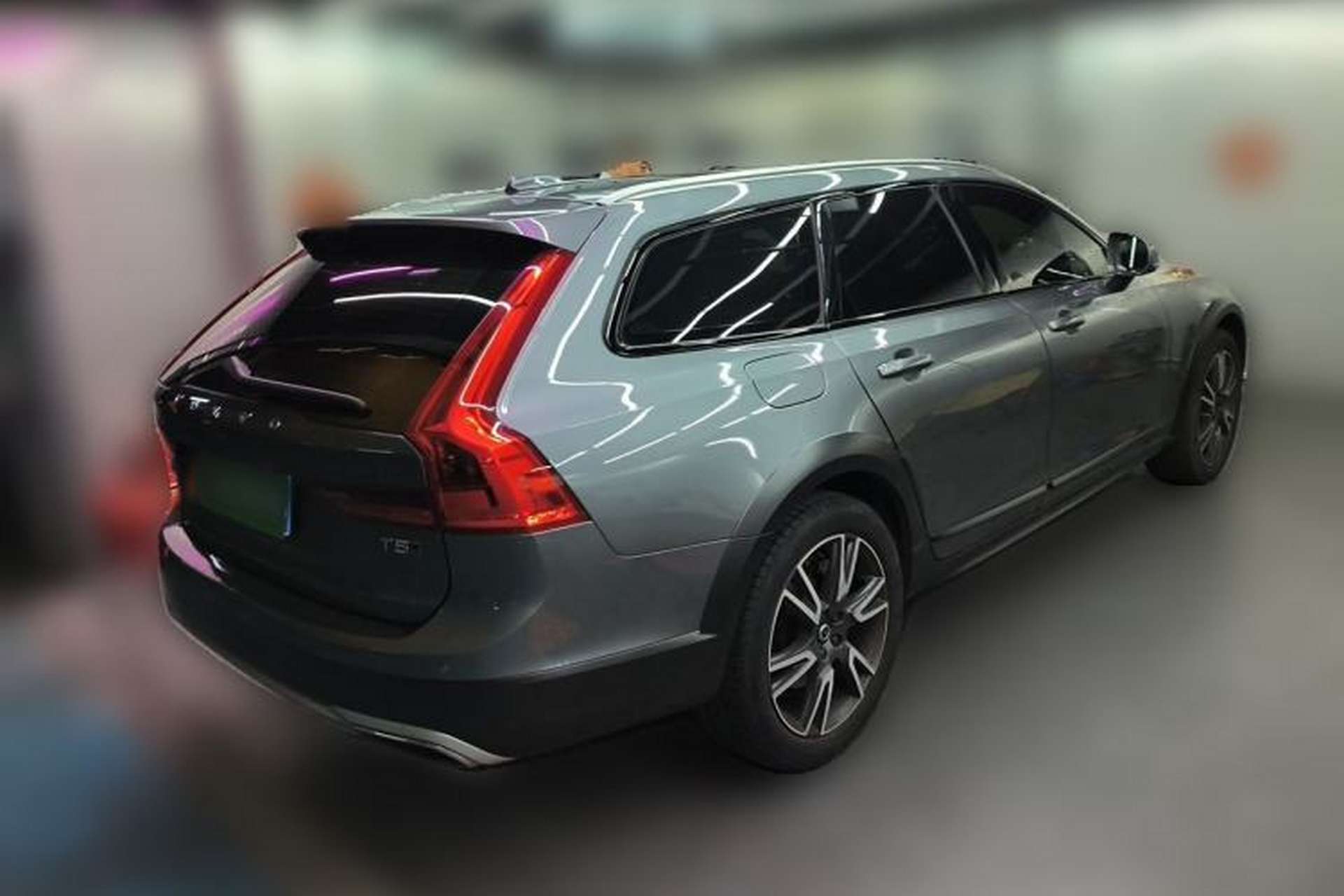 Used Volvo V90 2020 Cross Country T5 AWD Smart Range Edition Rear Right 45 Deg