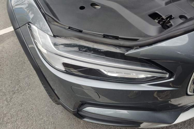 Used Volvo V90 2020 Cross Country T5 AWD Prestige Edition Right Front Headlight