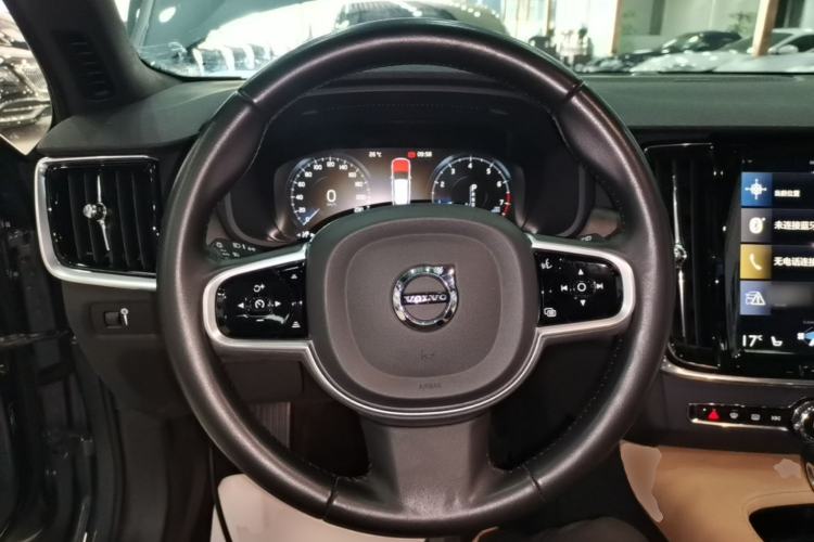 Used Volvo V90 2020 Cross Country T5 AWD Smart Range Edition Steering Wheel