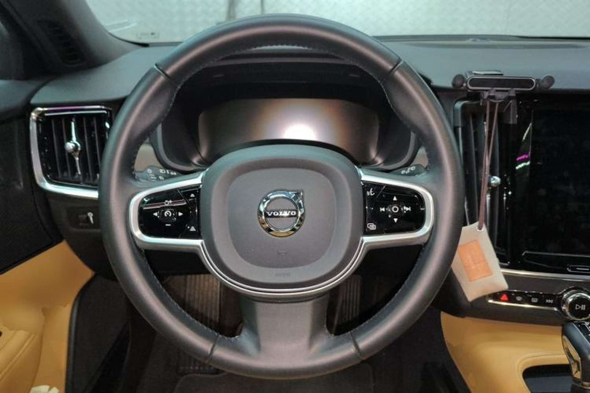 Used Volvo V90 2020 Cross Country T5 AWD Smart Range Edition Steering Wheel