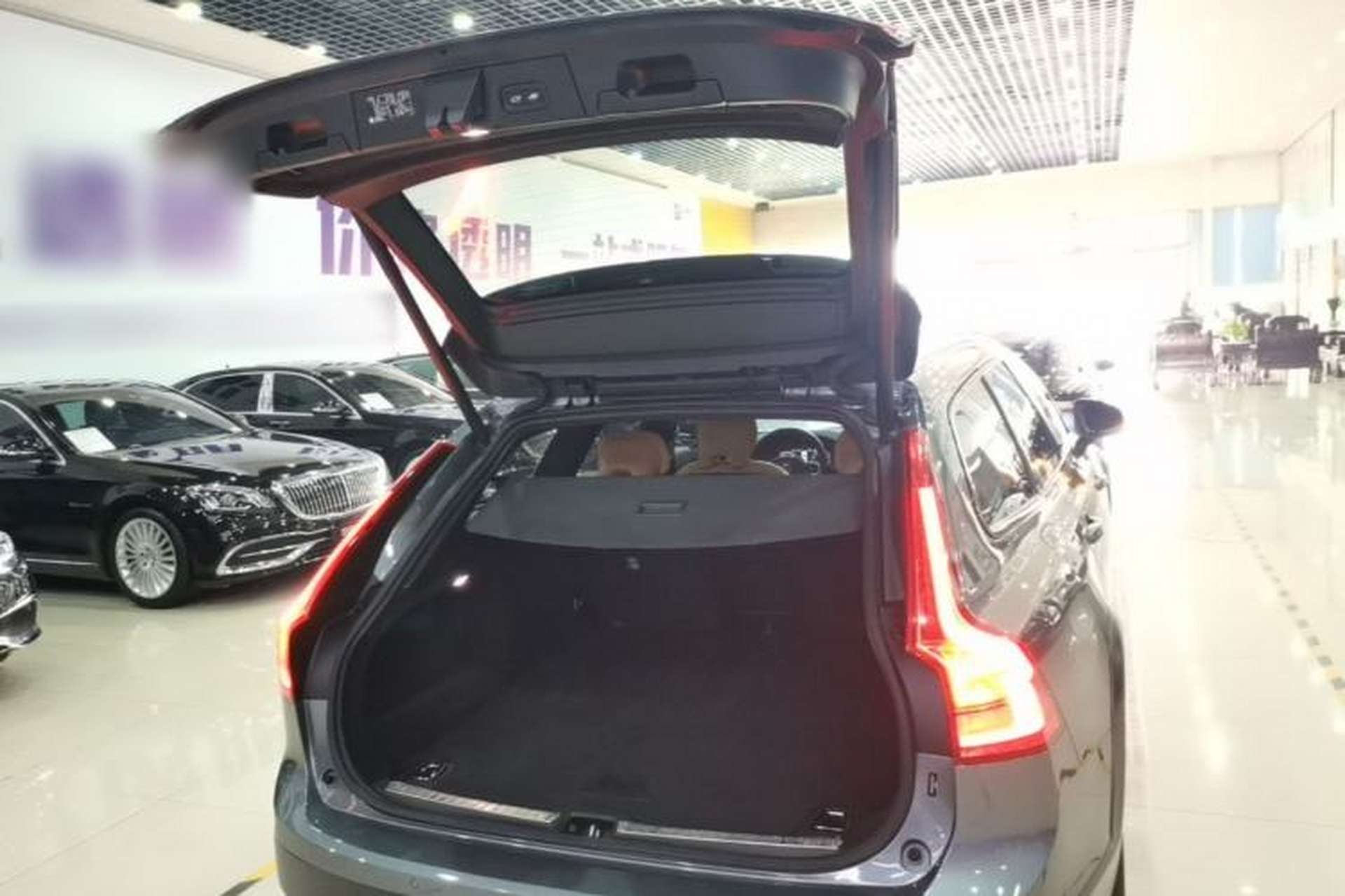 Used Volvo V90 2020 Cross Country T5 AWD Smart Range Edition Trunk