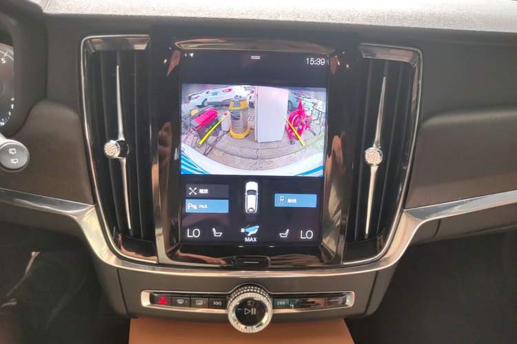 Used Volvo V90 2020 Facelifted Cross Country T5 AWD Zhiyuan Edition Audio And AC Panel