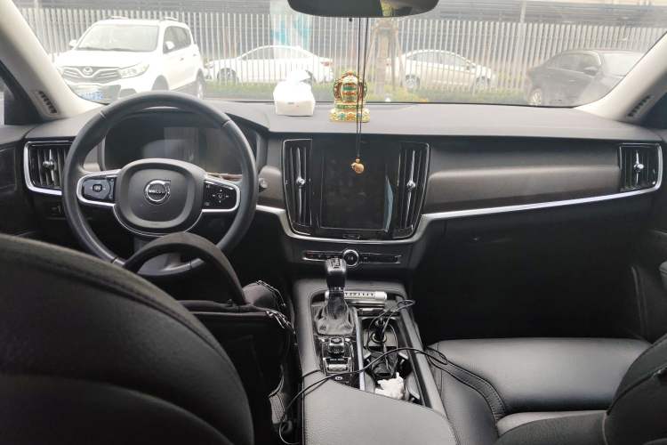Used Volvo V90 2020 Facelifted Cross Country T5 AWD Zhiyuan Edition Center Console