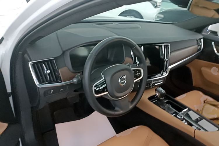 Used Volvo V90 2020 Cross Country T5 AWD Smart Range Edition Center Console