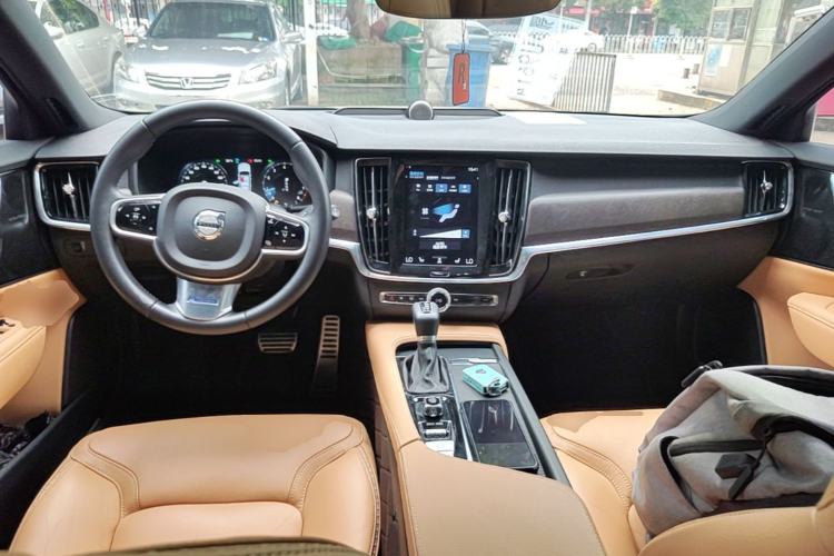 Used Volvo V90 2020 Facelifted Cross Country T5 AWD Zhiyuan Edition Center Console