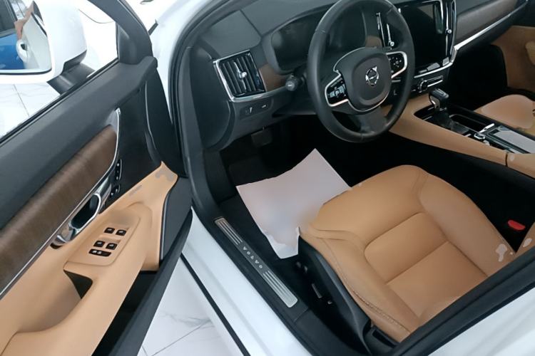 Used Volvo V90 2020 Cross Country T5 AWD Smart Range Edition Driver Seat